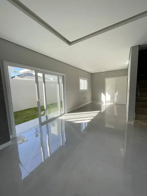 Sobrado com 3 quartos à venda, 220m2 em Canoas - RS - imagem 6 Foto 6 de Sobrado com 3 quartos à venda, 220m2 em Canoas - RS