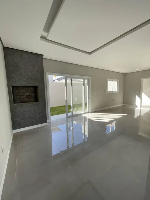 Sobrado com 3 quartos à venda, 220m2 em Canoas - RS - imagem 5 Foto 5 de Sobrado com 3 quartos à venda, 220m2 em Canoas - RS