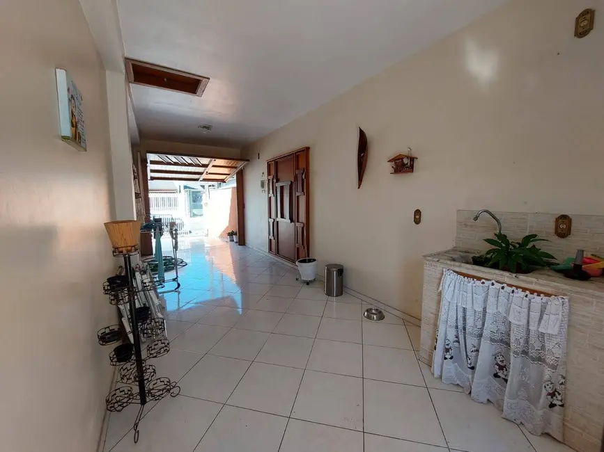 Casa com 2 quartos à venda, 100m2 em Canoas - RS - imagem 7 Foto 7 de Casa com 2 quartos à venda, 100m2 em Canoas - RS