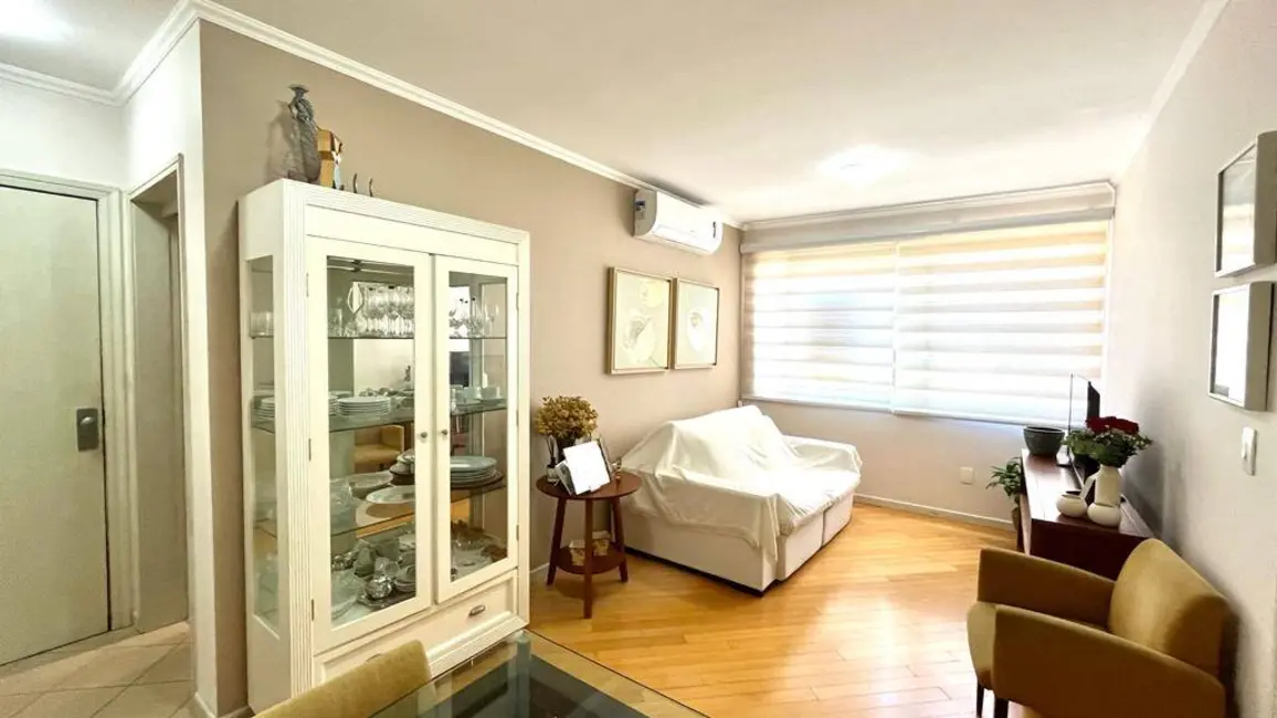 Foto 3 de Apartamento com 2 quartos à venda, 67m2 em São João, Porto Alegre - RS