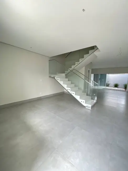 Foto 2 de Sobrado com 3 quartos à venda, 125m2 em Estância Velha, Canoas - RS