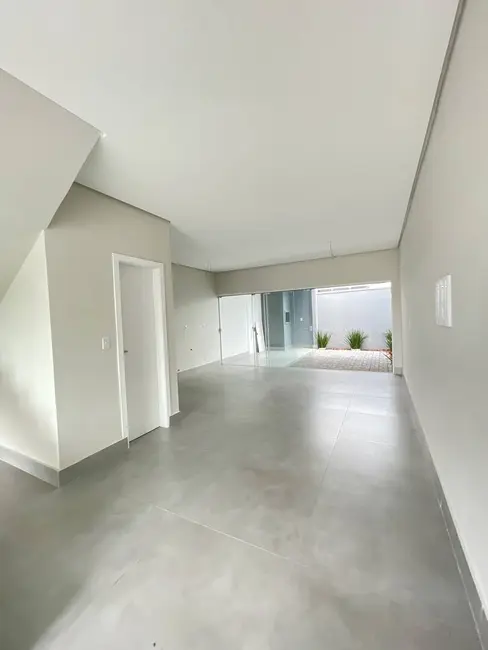Sobrado com 3 quartos à venda, 125m2 em Estância Velha, Canoas - RS - imagem 5 Foto 5 de Sobrado com 3 quartos à venda, 125m2 em Estância Velha, Canoas - RS