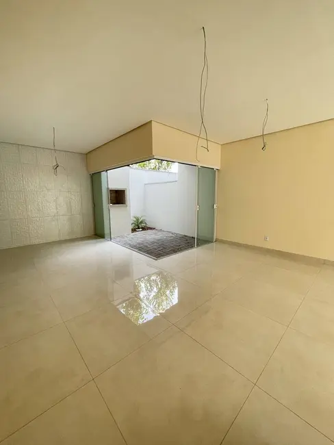 Sobrado com 3 quartos à venda, 122m2 em Estância Velha, Canoas - RS - imagem 8 Foto 8 de Sobrado com 3 quartos à venda, 122m2 em Estância Velha, Canoas - RS