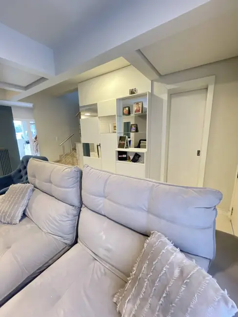 Casa de Condomínio com 4 quartos à venda, 124m2 em Igara, Canoas - RS - imagem 8 Foto 8 de Casa de Condomínio com 4 quartos à venda, 124m2 em Igara, Canoas - RS