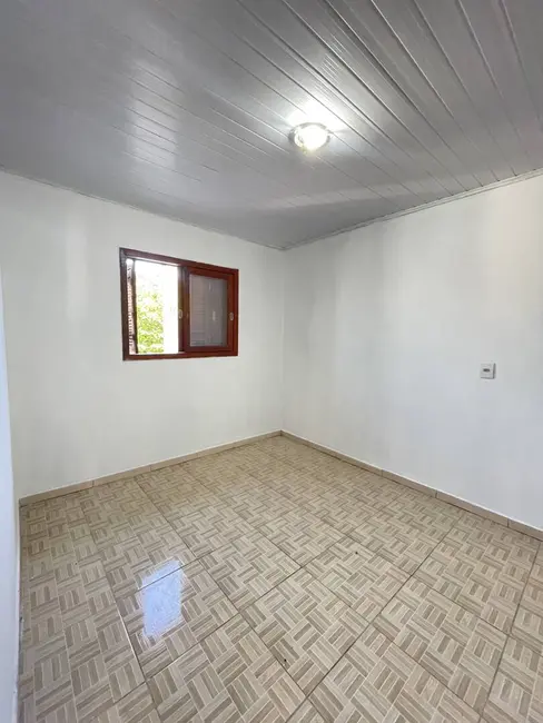 Casa com 2 quartos à venda, 50m2 em Igara, Canoas - RS - imagem 3 Foto 3 de Casa com 2 quartos à venda, 50m2 em Igara, Canoas - RS