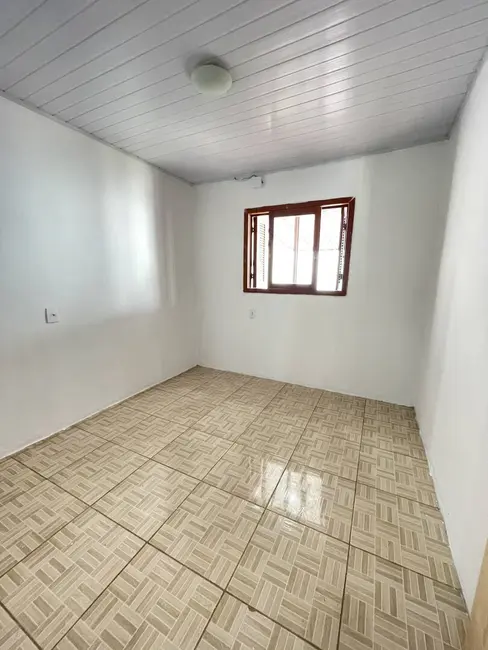 Casa com 2 quartos à venda, 50m2 em Igara, Canoas - RS - imagem 7 Foto 7 de Casa com 2 quartos à venda, 50m2 em Igara, Canoas - RS