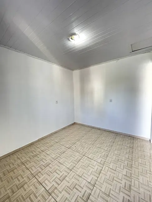 Casa com 2 quartos à venda, 50m2 em Igara, Canoas - RS - imagem 4 Foto 4 de Casa com 2 quartos à venda, 50m2 em Igara, Canoas - RS