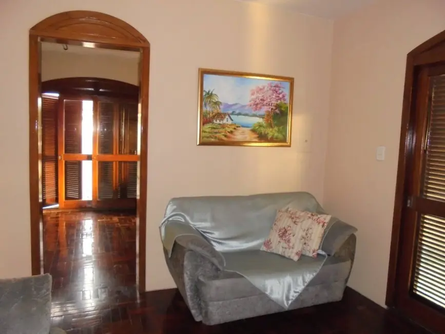 Sobrado com 5 quartos à venda, 238m2 em Niterói, Canoas - RS - imagem 6 Foto 6 de Sobrado com 5 quartos à venda, 238m2 em Niterói, Canoas - RS