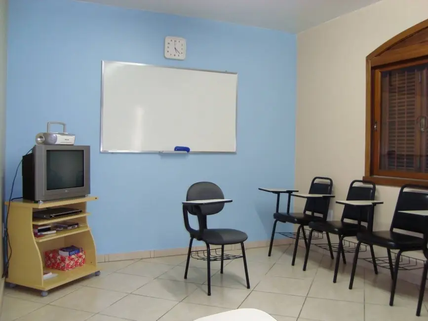 Sobrado com 5 quartos à venda, 238m2 em Niterói, Canoas - RS - imagem 3 Foto 3 de Sobrado com 5 quartos à venda, 238m2 em Niterói, Canoas - RS