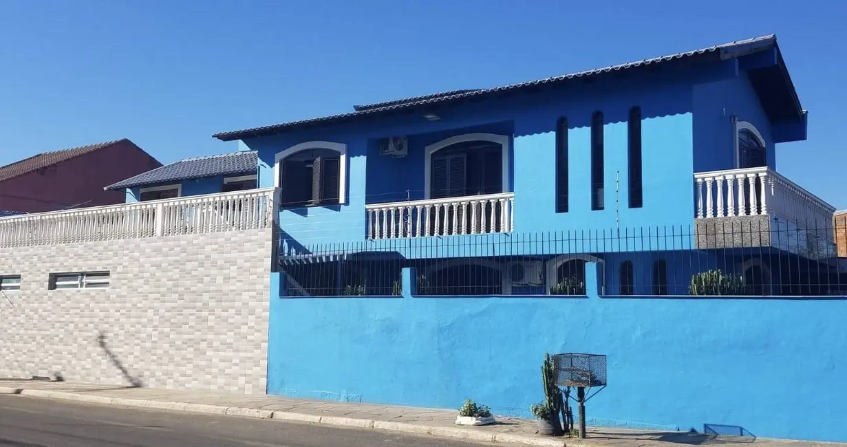 Foto 1 de Sobrado com 5 quartos à venda, 238m2 em Niterói, Canoas - RS