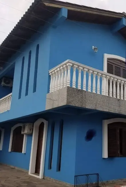 Sobrado com 5 quartos à venda, 238m2 em Niterói, Canoas - RS - imagem 8 Foto 8 de Sobrado com 5 quartos à venda, 238m2 em Niterói, Canoas - RS