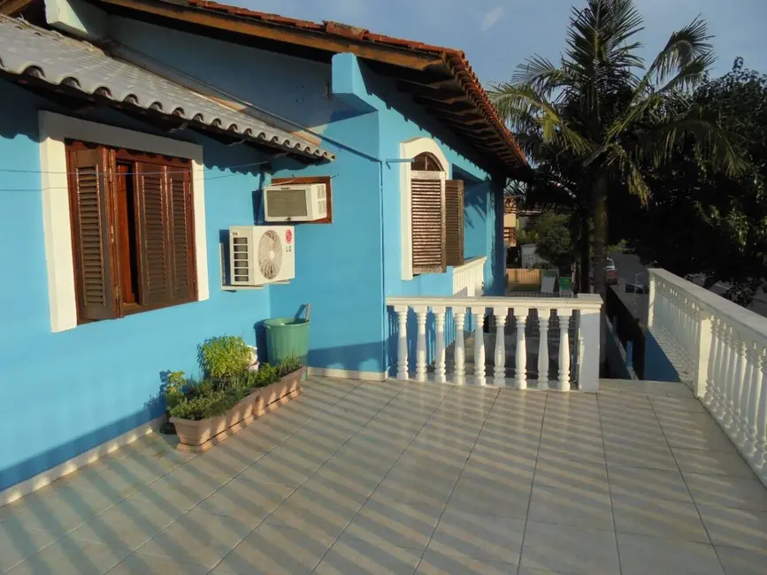 Sobrado com 5 quartos à venda, 238m2 em Niterói, Canoas - RS - imagem 2 Foto 2 de Sobrado com 5 quartos à venda, 238m2 em Niterói, Canoas - RS