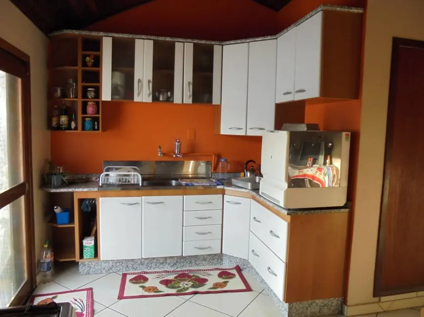 Sobrado com 5 quartos à venda, 238m2 em Niterói, Canoas - RS - imagem 5 Foto 5 de Sobrado com 5 quartos à venda, 238m2 em Niterói, Canoas - RS
