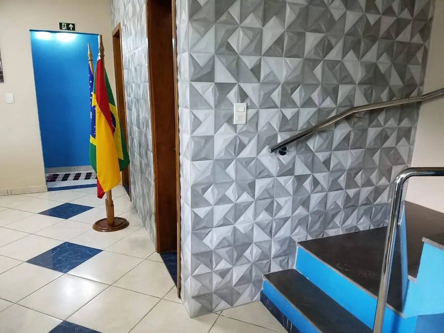 Sobrado com 5 quartos à venda, 238m2 em Niterói, Canoas - RS - imagem 4 Foto 4 de Sobrado com 5 quartos à venda, 238m2 em Niterói, Canoas - RS