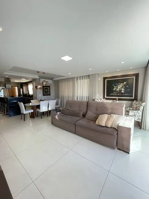 Apartamento com 3 quartos à venda, 199m2 em Nossa Senhora das Graças, Canoas - RS - imagem 7 Foto 7 de Apartamento com 3 quartos à venda, 199m2 em Nossa Senhora das Graças, Canoas - RS