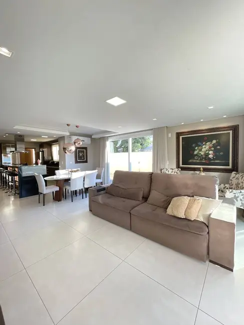 Apartamento com 3 quartos à venda, 199m2 em Nossa Senhora das Graças, Canoas - RS - imagem 8 Foto 8 de Apartamento com 3 quartos à venda, 199m2 em Nossa Senhora das Graças, Canoas - RS
