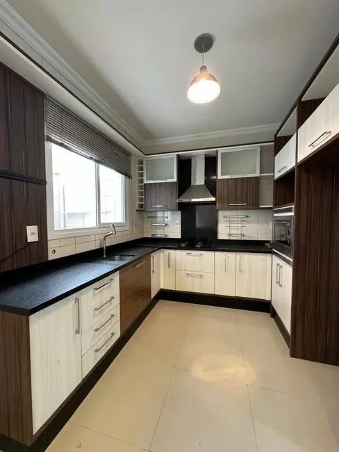 Casa de Condomínio com 3 quartos à venda, 144m2 em Canoas - RS - imagem 6 Foto 6 de Casa de Condomínio com 3 quartos à venda, 144m2 em Canoas - RS