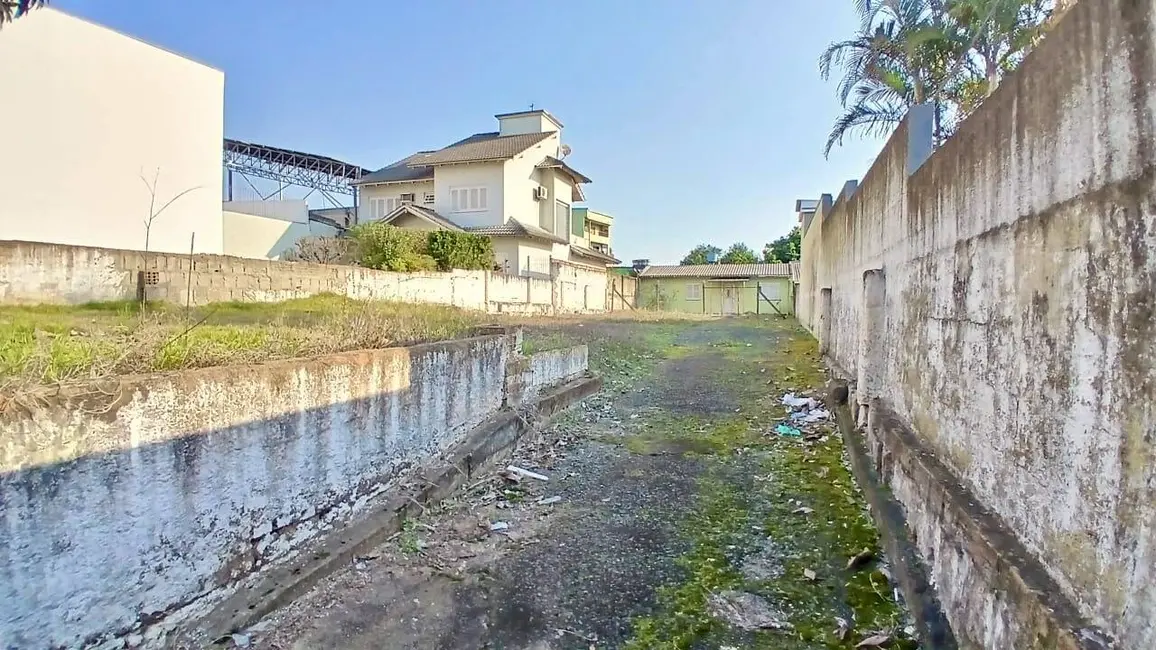 Foto 2 de Terreno / Lote à venda e para alugar, 550m2 em Nossa Senhora das Graças, Canoas - RS