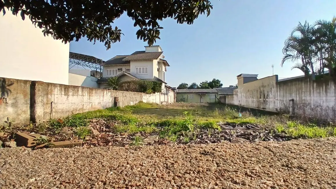 Foto 1 de Terreno / Lote à venda e para alugar, 550m2 em Nossa Senhora das Graças, Canoas - RS