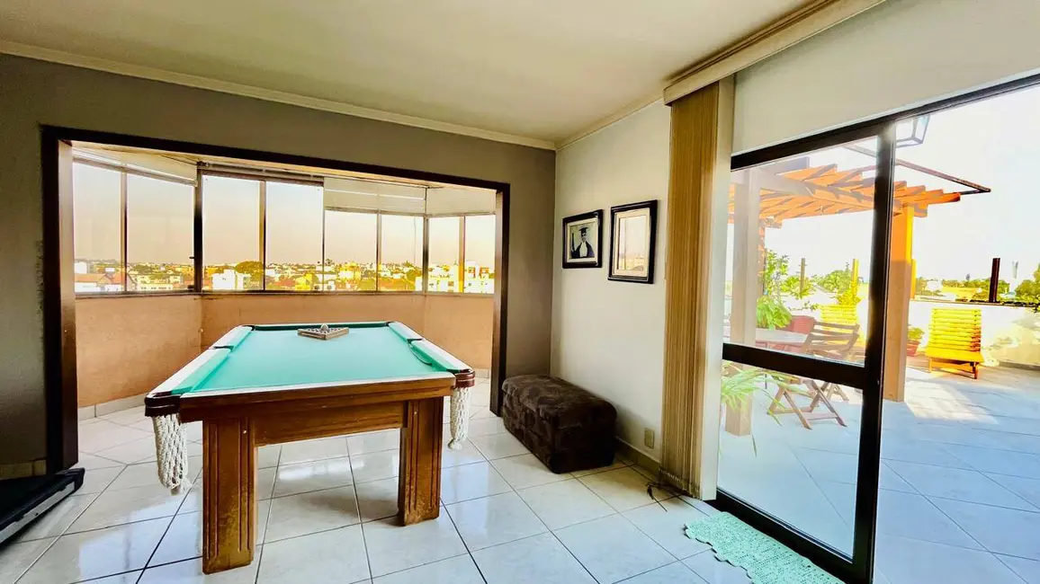 Apartamento com 3 quartos à venda e para alugar, 260m2 em Nossa Senhora das Graças, Canoas - RS - imagem 3 Foto 3 de Apartamento com 3 quartos à venda e para alugar, 260m2 em Nossa Senhora das Graças, Canoas - RS