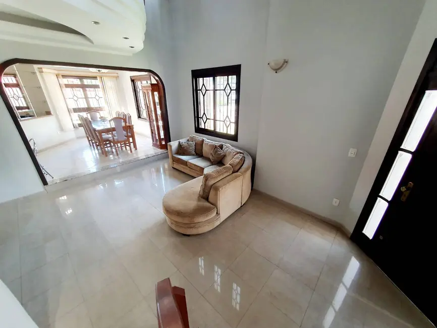 Sobrado com 3 quartos à venda, 234m2 em Marechal Rondon, Canoas - RS - imagem 8 Foto 8 de Sobrado com 3 quartos à venda, 234m2 em Marechal Rondon, Canoas - RS