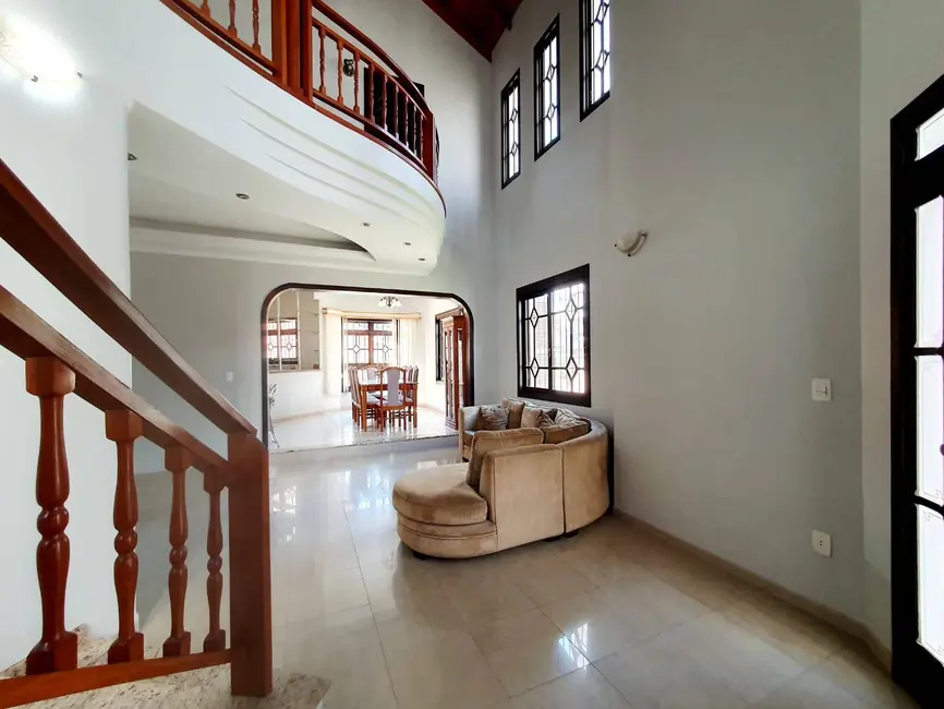 Sobrado com 3 quartos à venda, 234m2 em Marechal Rondon, Canoas - RS - imagem 6 Foto 6 de Sobrado com 3 quartos à venda, 234m2 em Marechal Rondon, Canoas - RS