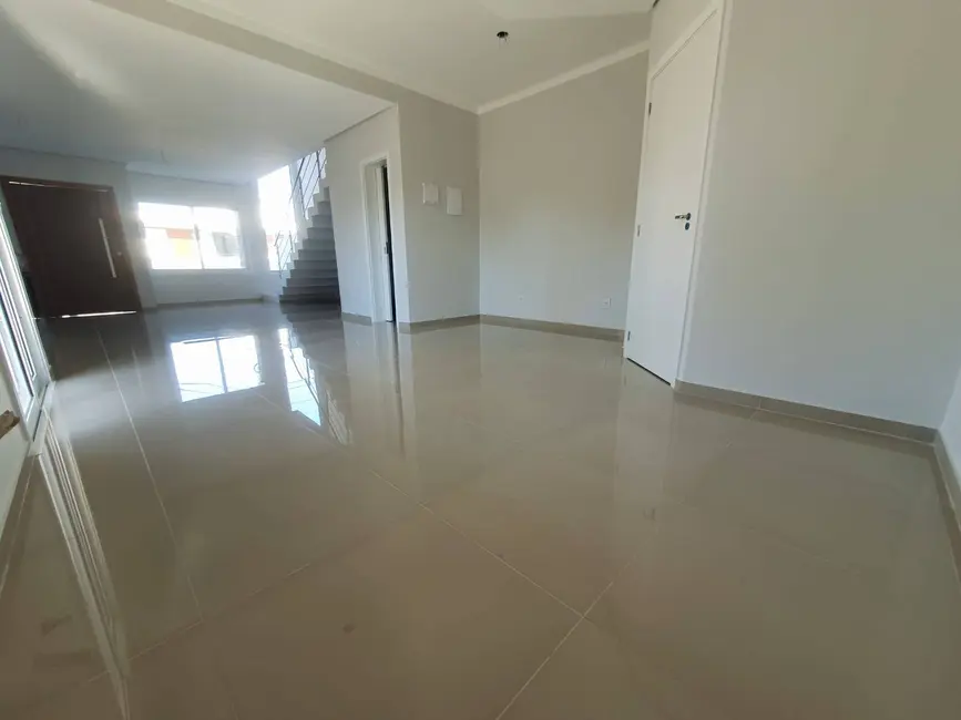 Sobrado com 3 quartos à venda, 132m2 em Nossa Senhora das Graças, Canoas - RS - imagem 9 Foto 9 de Sobrado com 3 quartos à venda, 132m2 em Nossa Senhora das Graças, Canoas - RS