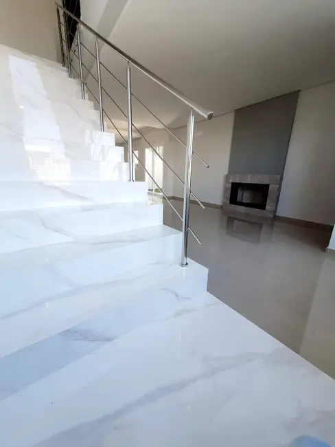 Sobrado com 3 quartos à venda, 132m2 em Nossa Senhora das Graças, Canoas - RS - imagem 7 Foto 7 de Sobrado com 3 quartos à venda, 132m2 em Nossa Senhora das Graças, Canoas - RS