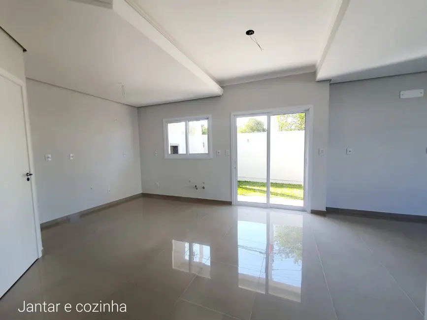 Sobrado com 3 quartos à venda, 132m2 em Nossa Senhora das Graças, Canoas - RS - imagem 6 Foto 6 de Sobrado com 3 quartos à venda, 132m2 em Nossa Senhora das Graças, Canoas - RS