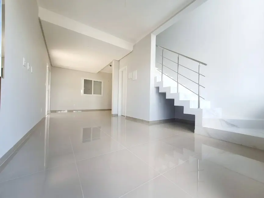 Foto 3 de Sobrado com 3 quartos à venda, 128m2 em Nossa Senhora das Graças, Canoas - RS