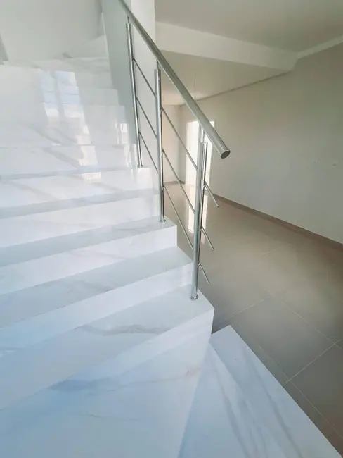 Sobrado com 3 quartos à venda, 122m2 em Nossa Senhora das Graças, Canoas - RS - imagem 6 Foto 6 de Sobrado com 3 quartos à venda, 122m2 em Nossa Senhora das Graças, Canoas - RS