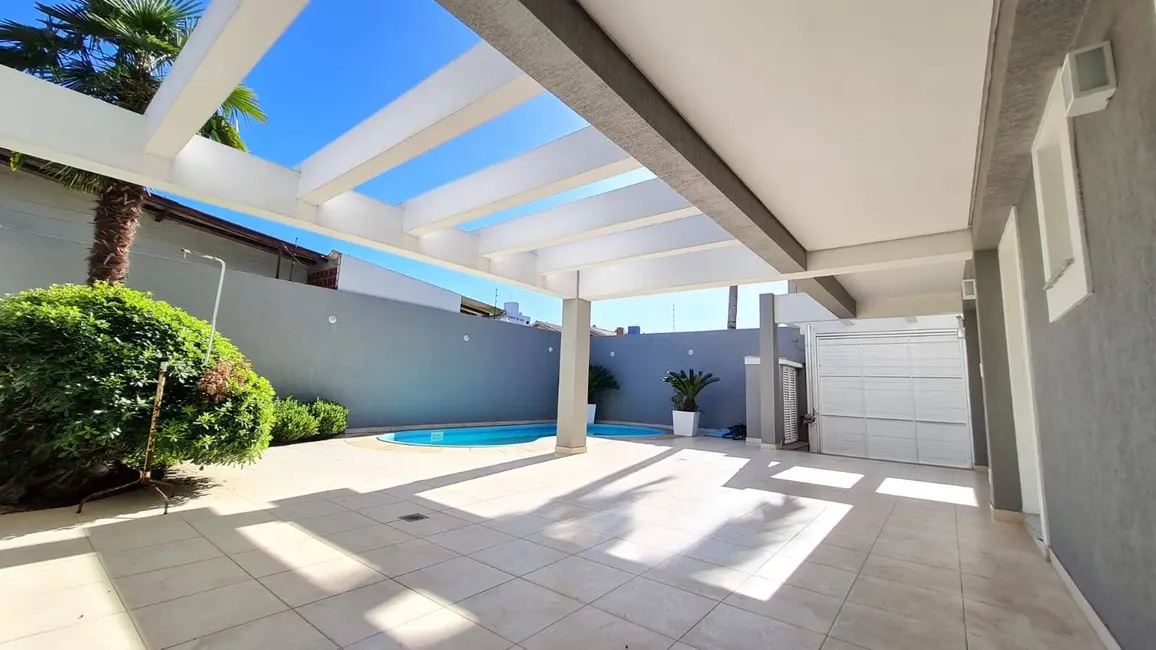 Sobrado com 5 quartos à venda, 267m2 em Marechal Rondon, Canoas - RS - imagem 8 Foto 8 de Sobrado com 5 quartos à venda, 267m2 em Marechal Rondon, Canoas - RS