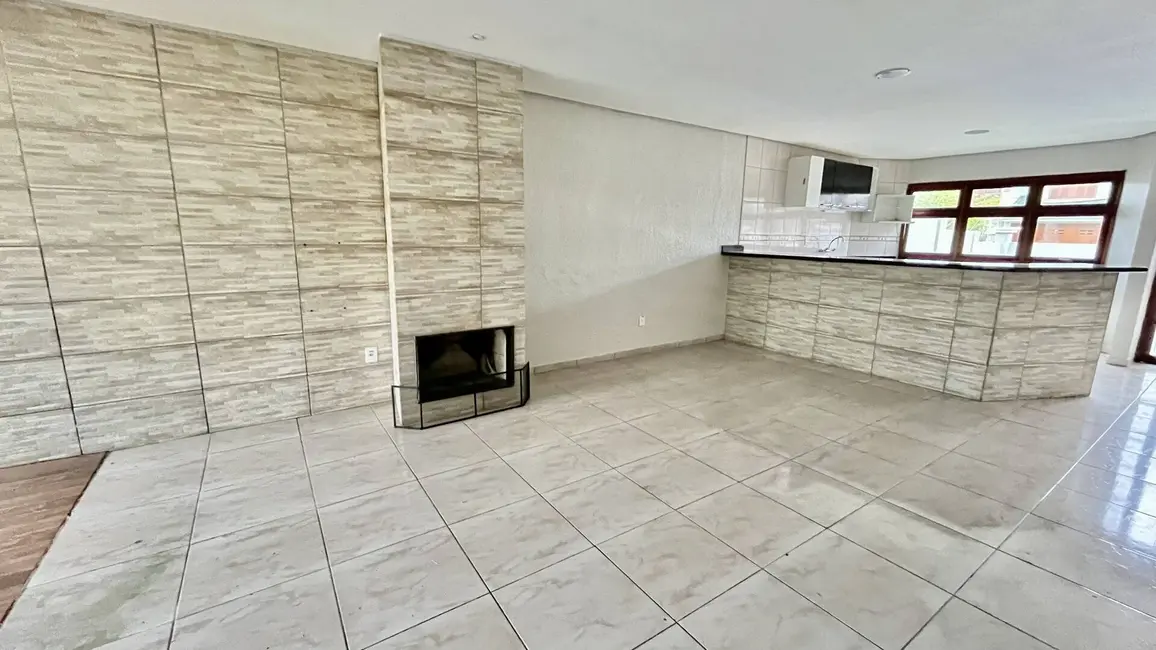 Casa com 3 quartos à venda, 143m2 em Igara, Canoas - RS - imagem 4 Foto 4 de Casa com 3 quartos à venda, 143m2 em Igara, Canoas - RS