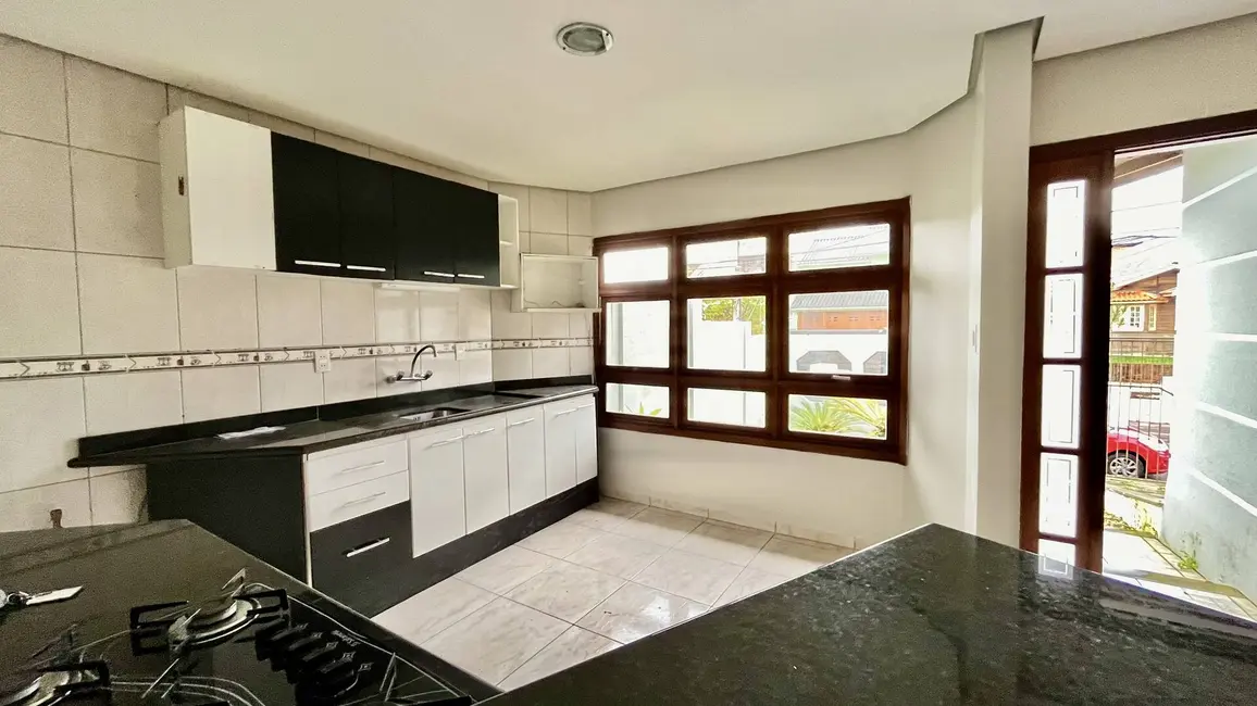 Casa com 3 quartos à venda, 143m2 em Igara, Canoas - RS - imagem 8 Foto 8 de Casa com 3 quartos à venda, 143m2 em Igara, Canoas - RS