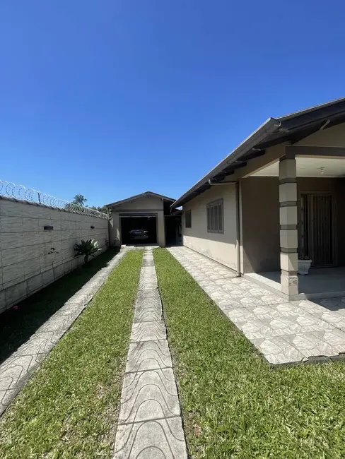 Casa com 2 quartos à venda, 137m2 em Olaria, Canoas - RS - imagem 2 Foto 2 de Casa com 2 quartos à venda, 137m2 em Olaria, Canoas - RS