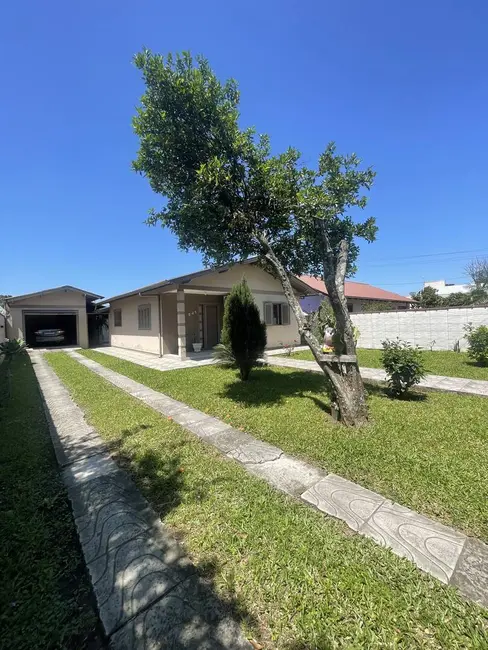Foto 1 de Casa com 2 quartos à venda, 137m2 em Olaria, Canoas - RS