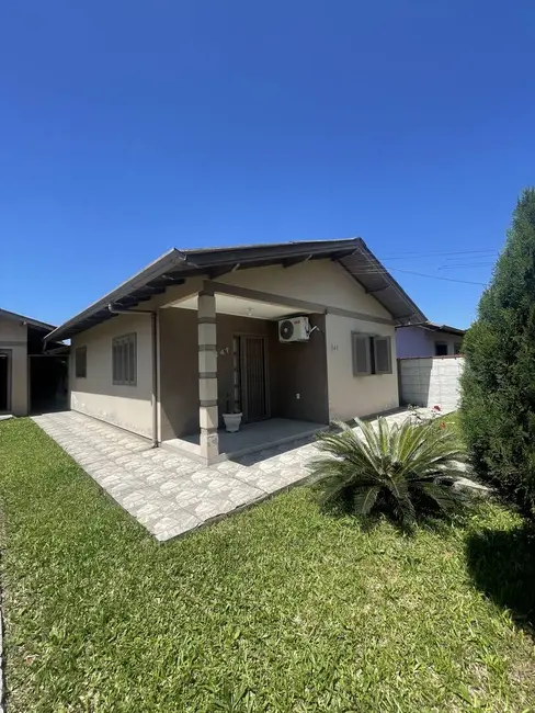 Casa com 2 quartos à venda, 137m2 em Olaria, Canoas - RS - imagem 8 Foto 8 de Casa com 2 quartos à venda, 137m2 em Olaria, Canoas - RS