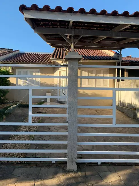 Casa com 2 quartos à venda, 130m2 em Igara, Canoas - RS - imagem 3 Foto 3 de Casa com 2 quartos à venda, 130m2 em Igara, Canoas - RS