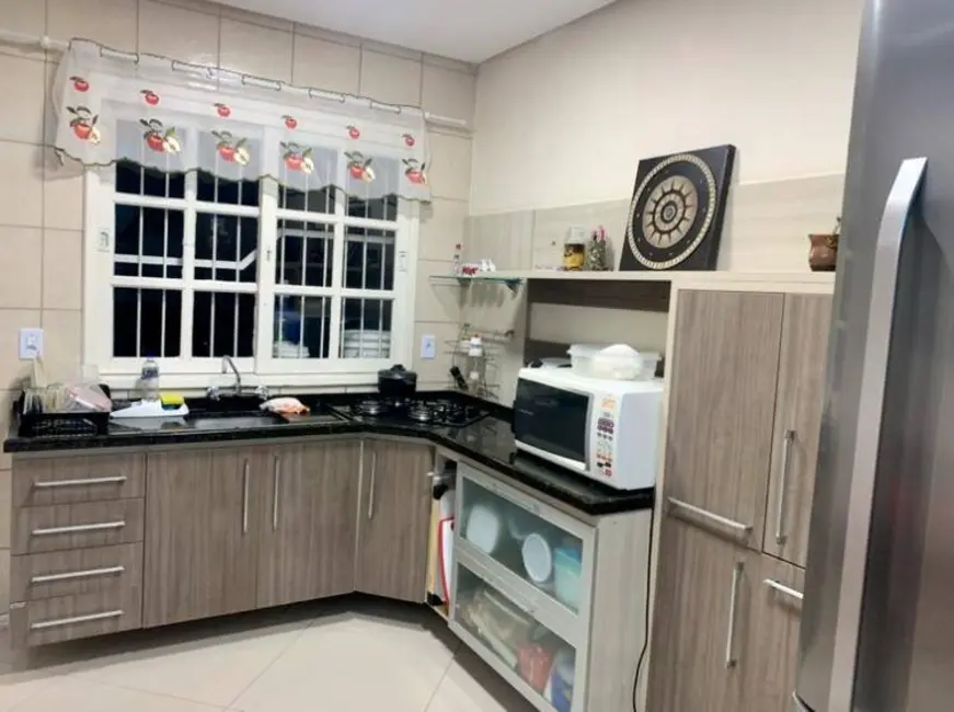 Casa com 2 quartos à venda, 130m2 em Igara, Canoas - RS - imagem 4 Foto 4 de Casa com 2 quartos à venda, 130m2 em Igara, Canoas - RS