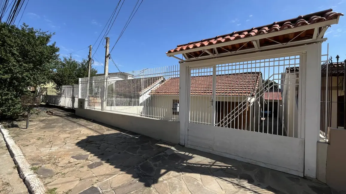 Casa com 2 quartos à venda, 144m2 em Nossa Senhora das Graças, Canoas - RS - imagem 3 Foto 3 de Casa com 2 quartos à venda, 144m2 em Nossa Senhora das Graças, Canoas - RS