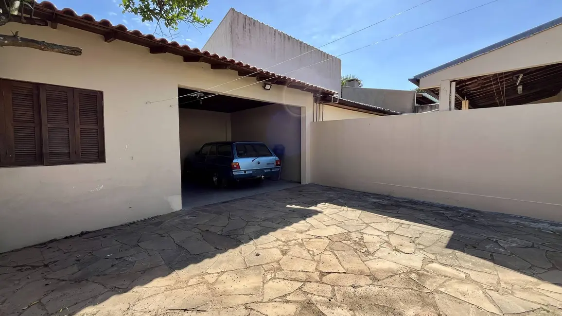 Casa com 2 quartos à venda, 144m2 em Nossa Senhora das Graças, Canoas - RS - imagem 4 Foto 4 de Casa com 2 quartos à venda, 144m2 em Nossa Senhora das Graças, Canoas - RS