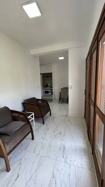 Casa com 2 quartos à venda, 57m2 em Igara, Canoas - RS - imagem 6 Foto 6 de Casa com 2 quartos à venda, 57m2 em Igara, Canoas - RS