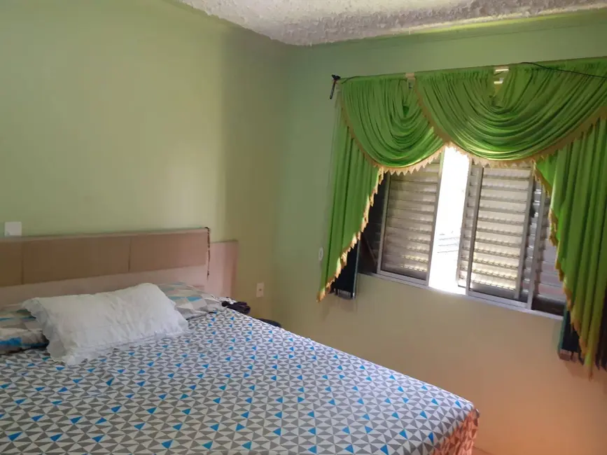 Foto 4 de Casa com 2 quartos à venda, 131m2 em Parque Industriário, Santo Andre - SP