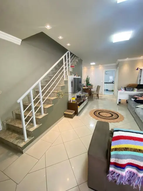 Foto 2 de Sobrado com 3 quartos à venda, 120m2 em Vila Eldízia, Santo Andre - SP