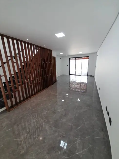 Sobrado com 3 quartos à venda, 142m2 em Parque Oratório, Santo Andre - SP - imagem 2 Foto 2 de Sobrado com 3 quartos à venda, 142m2 em Parque Oratório, Santo Andre - SP