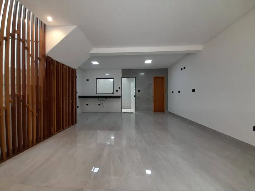 Sobrado com 2 quartos à venda, 108m2 em Jardim das Maravilhas, Santo Andre - SP - imagem 3 Foto 3 de Sobrado com 2 quartos à venda, 108m2 em Jardim das Maravilhas, Santo Andre - SP