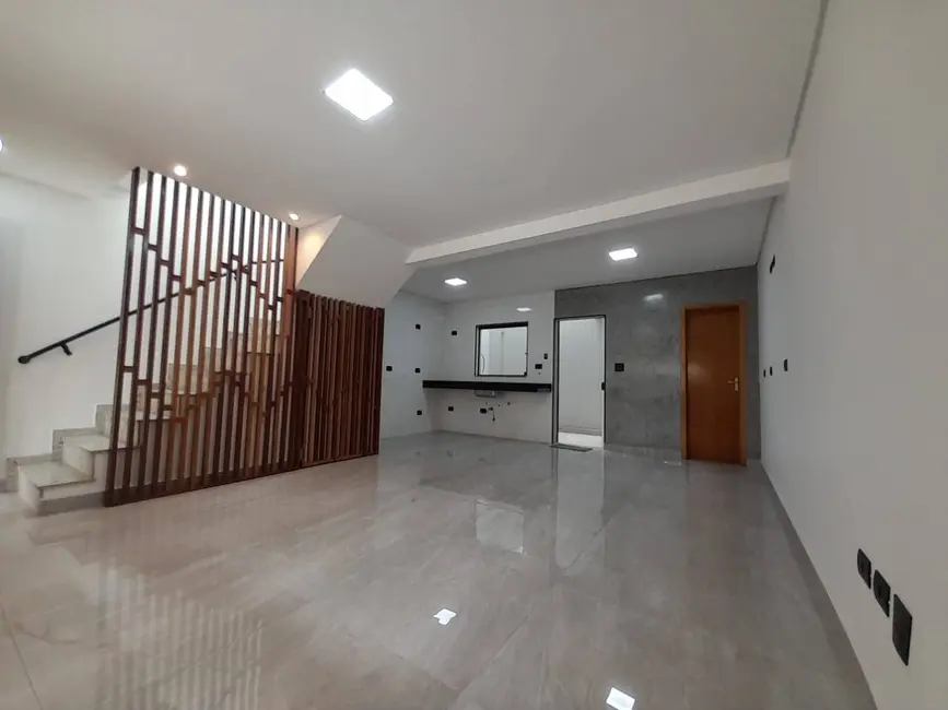 Sobrado com 2 quartos à venda, 108m2 em Jardim das Maravilhas, Santo Andre - SP - imagem 2 Foto 2 de Sobrado com 2 quartos à venda, 108m2 em Jardim das Maravilhas, Santo Andre - SP