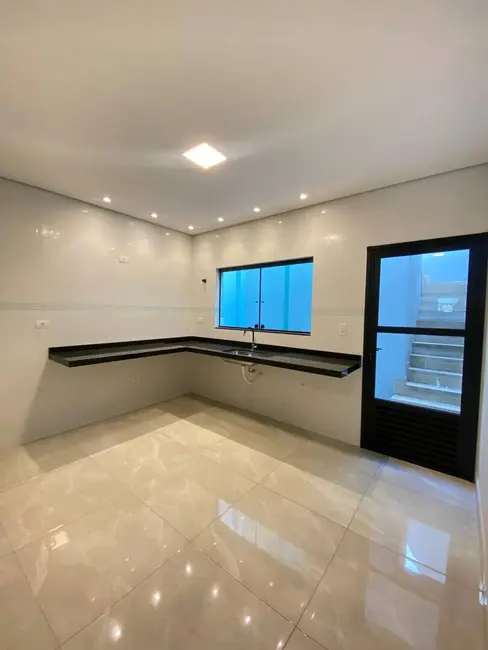 Sobrado com 3 quartos à venda, 131m2 em Vila Lucinda, Santo Andre - SP - imagem 3 Foto 3 de Sobrado com 3 quartos à venda, 131m2 em Vila Lucinda, Santo Andre - SP