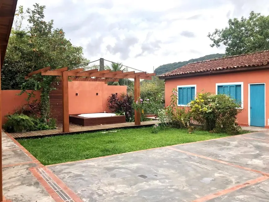 Foto 4 de Casa com 4 quartos à venda e para alugar, 1240m2 em Centro, Iguape - SP
