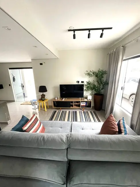 Foto 5 de Casa com 3 quartos à venda e para alugar em Iguape - SP